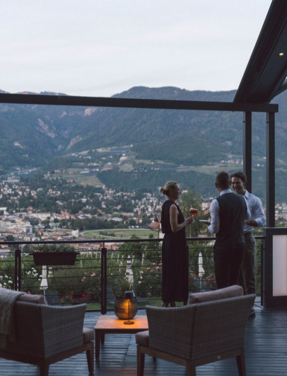 Mann auf dem Skydeck